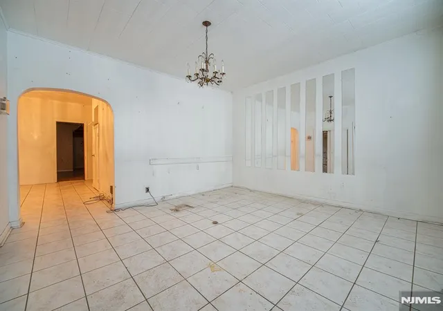 4th image of 390 Lafayette St, Newark, NJ 07105 | MLS# 26008845