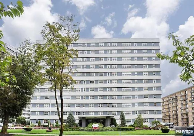 Homes for sale in Hackensack, NJ | 280 Prospect Ave #5D, Hackensack, NJ 07601 | MLS# 26008953