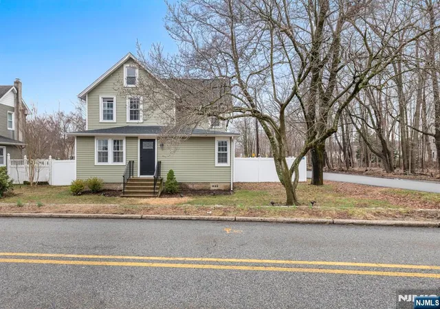 Homes for sale in Wanaque, NJ | 113 Meadowbrook Ave, Wanaque, NJ 07465 | MLS# 26009287
