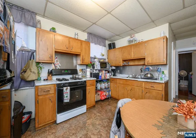 Homes for sale in Newark, NJ | 427-429 N 12Th St, Newark, NJ 07107 | MLS# 26009328