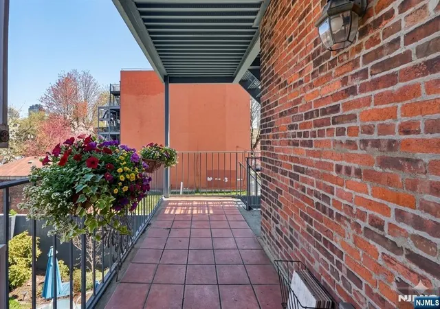 3rd image of 278 Monmouth St #201, Jersey City, NJ 07302 | MLS# 26009365