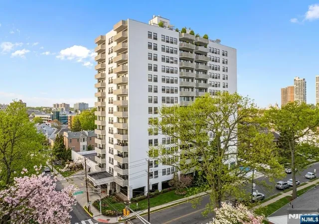 Homes for sale in Fort Lee, NJ | 1600 Center Ave #9C, Fort Lee, NJ 07024 | MLS# 26009431