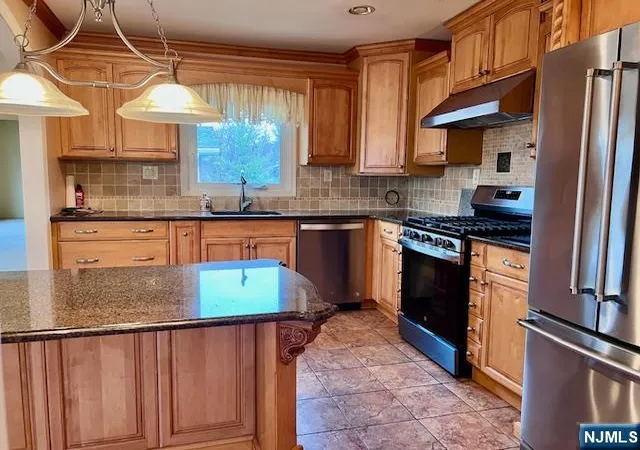 Photo 3 of Sale Pending at 661 Clinton Pl, Ridgefield, NJ 07657 | MLS# 26009480 | Listing updated on 2026-07-27