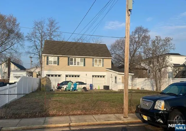 Homes for sale in Keansburg, NJ | 131 Raritan Ave, Keansburg, NJ 07734 | MLS# 26009603