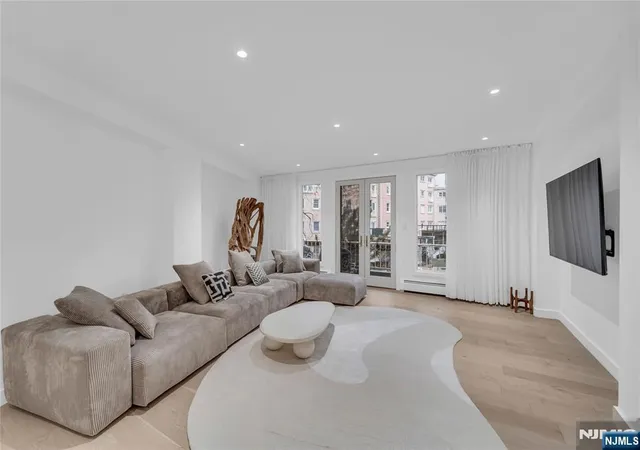 4th image of 101 Shearwater Ct #25, Jersey City, NJ 07305 | MLS# 26009641