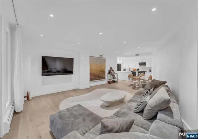 5th image of 101 Shearwater Ct #25, Jersey City, NJ 07305 | MLS# 26009641
