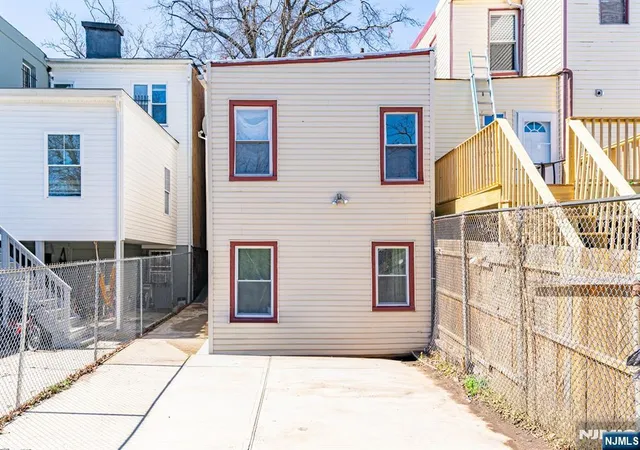 Photo 22 of Sale Pending at 61 Cutler St, Newark, NJ 07104 | MLS# 26009793 | Listing updated on 2026-04-23