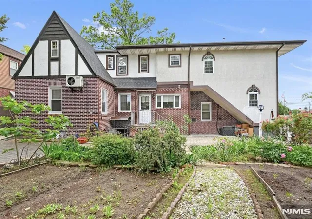Homes for sale in Ridgefield, NJ | 497 Oakdene Ave, Ridgefield, NJ 07657 | MLS# 26009909