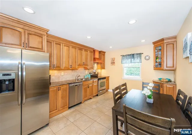 Photo 2 of Sale Pending at 580 Bloomfield #11B, West Caldwell, NJ 07006 | MLS# 26009964 | Listing updated on 2026-04-08