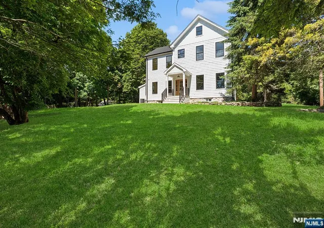 1st image of 175 Crescent Ave, Allendale, NJ 07401 | MLS# 26009985