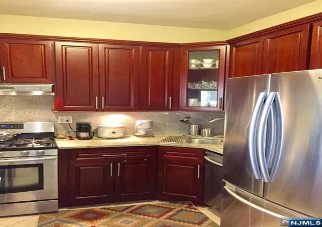 3rd image of 2000 Linwood Ave #23N, Fort Lee, NJ 07024 | MLS# 26010110