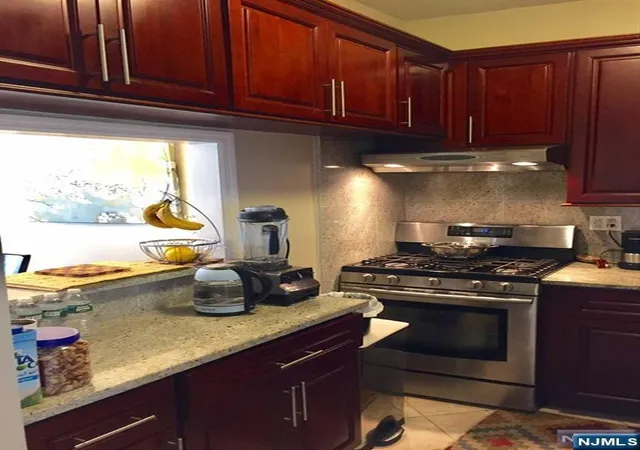4th image of 2000 Linwood Ave #23N, Fort Lee, NJ 07024 | MLS# 26010110