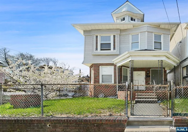 3rd image of 438-440 Park Ave, Paterson, NJ 07504 | MLS# 26010142