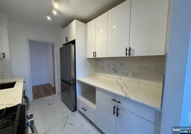Photo 2 of Condominium at 2160 Center Ave #4G, Fort Lee, NJ 07024 | MLS# 26010272 | | Sold on 2026-04-27