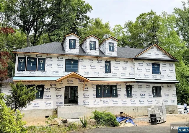 1st image of 20 Cambridge Dr, Allendale, NJ 07401 | MLS# 26010478