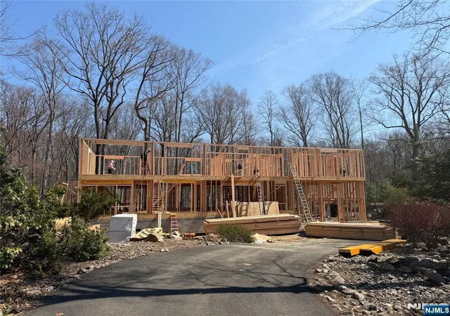 3rd image of 20 Cambridge Dr, Allendale, NJ 07401 | MLS# 26010478