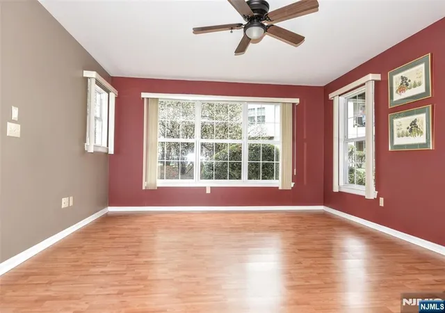 3rd image of 11 Collura Ln, Clifton, NJ 07012