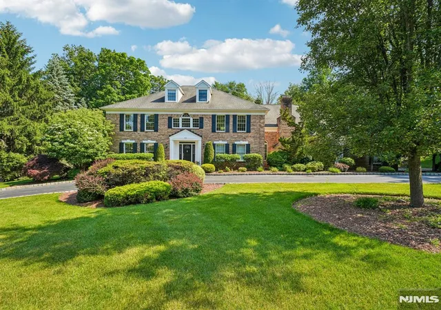 Homes for sale in Franklin Lakes, NJ | 416 Devonshire Dr, Franklin Lakes, NJ 07417 | MLS# 26010615