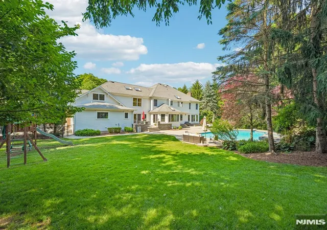 Homes for sale in Franklin Lakes, NJ | 416 Devonshire Dr, Franklin Lakes, NJ 07417 | MLS# 26010615
