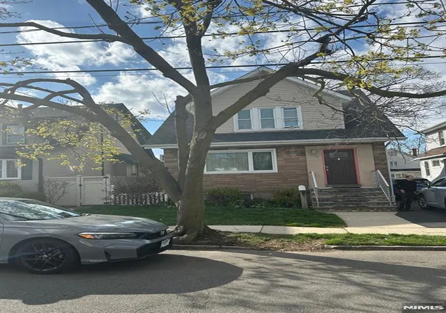 Homes for sale in Cliffside Park, NJ | 521 Olympia Ave, Cliffside Park, NJ 07010 | MLS# 26010617