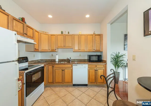 Homes for sale in Woodland Park, NJ | 375 Rifle Camp Rd #403, Woodland Park, NJ 07424 | MLS# 26010823