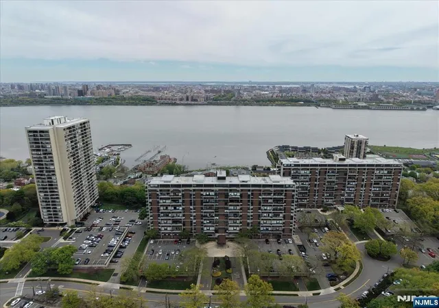 Photo 1 of Sale Pending at 2 Horizon Rd #1214, Fort Lee, NJ 07024 | MLS# 26010851 | Listing updated on 2026-09-11
