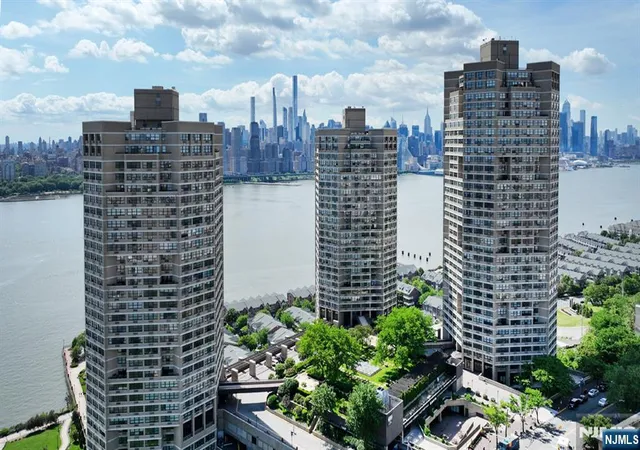 Homes for sale in Guttenberg, NJ | 7004 Boulevard East #1B, Guttenberg, NJ 07093 | MLS# 26011127