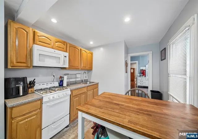 4th image of 44 State St, East Orange, NJ 07017 | MLS# 26011336