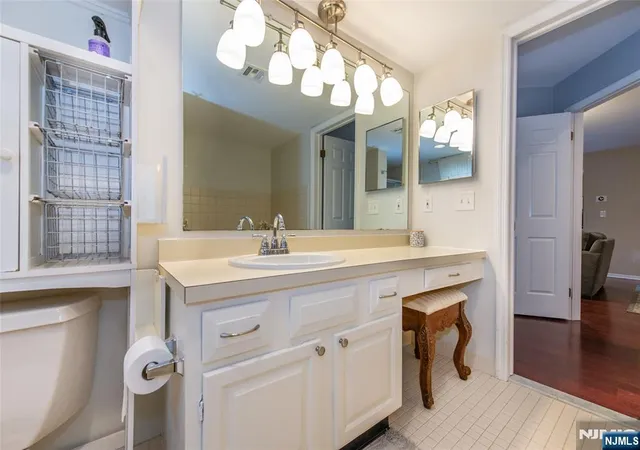 2nd image of 117 Quartz Ln, Paterson, NJ 07501