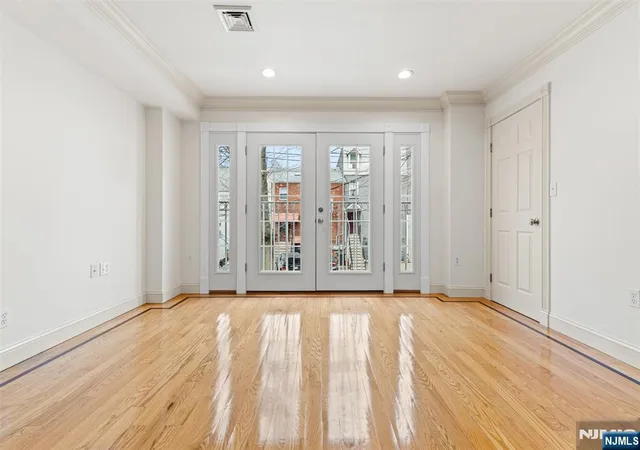 Homes for sale in Union City, NJ | 317 11Th St #2, Union City, NJ 07087 | MLS# 26011534