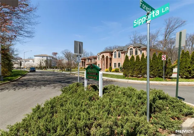 Homes for sale in Paramus, NJ | 189 Forest Ave #108, Paramus, NJ 07652 | MLS# 26011607