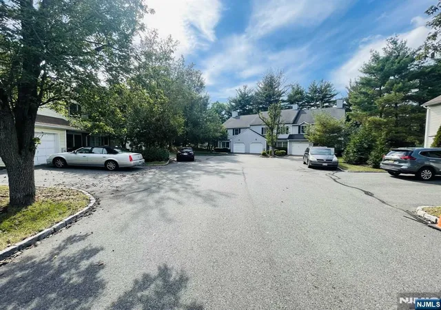 Homes for sale in Fair Lawn, NJ | 50 Beverly Ct, Fair Lawn, NJ 07410 | MLS# 26011735