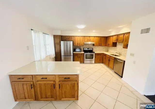 Homes for sale in Fair Lawn, NJ | 50 Beverly Ct, Fair Lawn, NJ 07410 | MLS# 26011735
