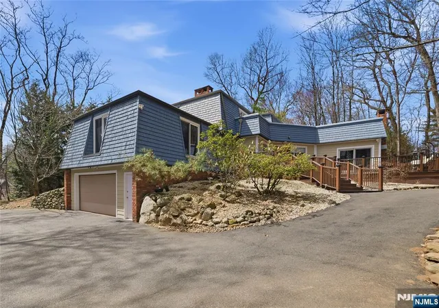 Homes for sale in Franklin Lakes, NJ | 947 Franklin Lake Rd, Franklin Lakes, NJ 07417 | MLS# 26011767
