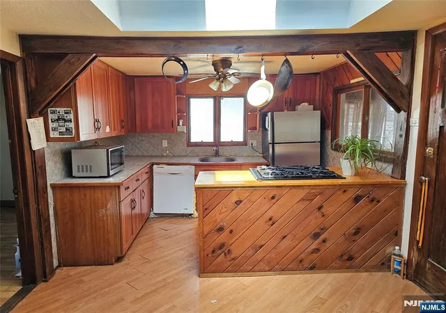 4th image of 30 Riverside Dr, Oakland, NJ 07436 | MLS# 26011861