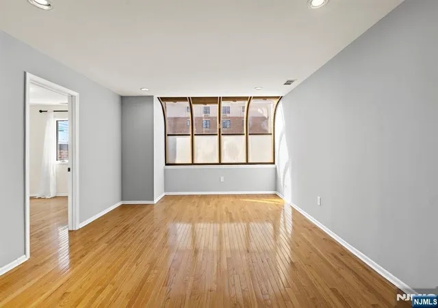 Homes for sale in Cliffside Park, NJ | 319 Gorge Rd #6, Cliffside Park, NJ 07010 | MLS# 26011907