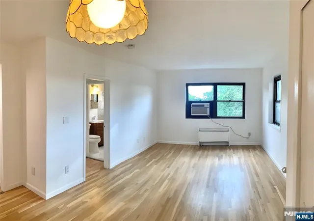 3rd image of 501 Linwood Dr, Fort Lee, NJ 07024