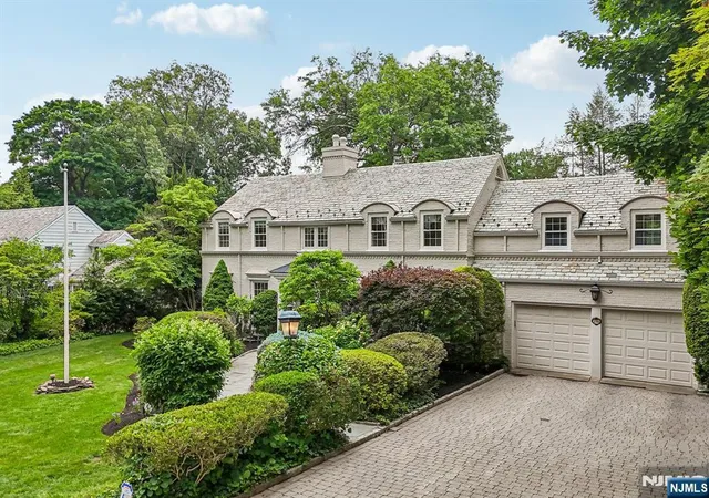 Homes for sale in Ridgewood, NJ | 256 Lotte Rd, Ridgewood, NJ 07450 | MLS# 26012009