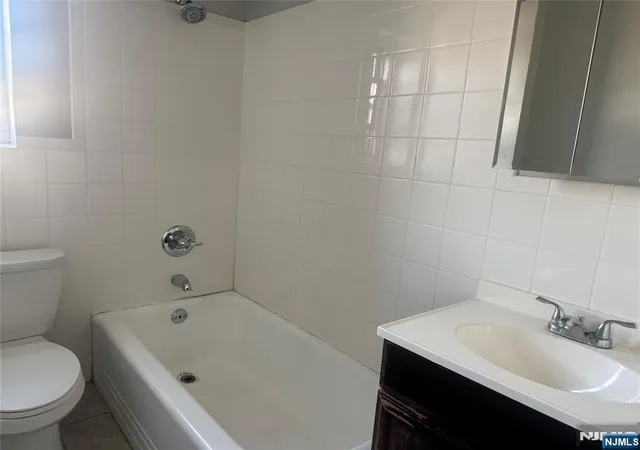 Homes for sale in Fort Lee, NJ | 2333 Hudson Ter, Fort Lee, NJ 07024 | MLS# 26012094