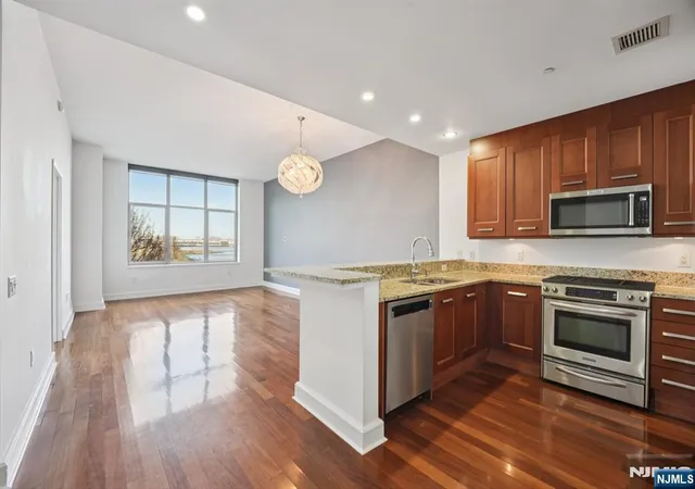 Homes for sale in North Bergen, NJ | 8100 River Rd #209, North Bergen, NJ 07047 | MLS# 26012209
