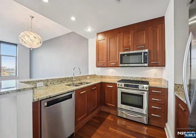 Homes for sale in North Bergen, NJ | 8100 River Rd #209, North Bergen, NJ 07047 | MLS# 26012209