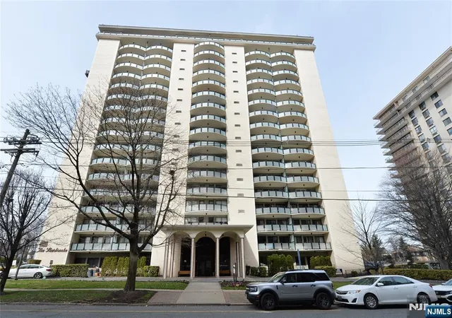 Homes for sale in Hackensack, NJ | 125 Prospect Avenue, Hackensack, NJ 07601 | Houzeo