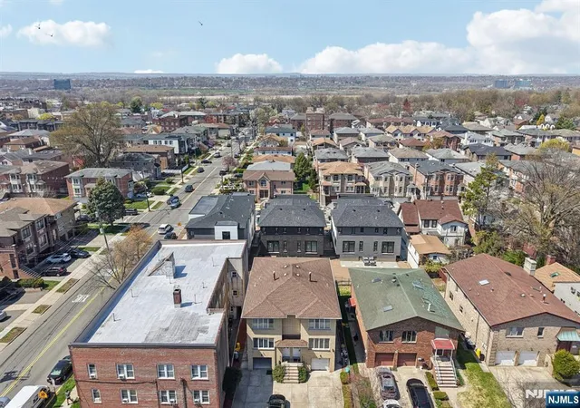 Listing Photo 5 - Condo for sale in building located at 505 3rd St, Palisades Park, NJ 07650