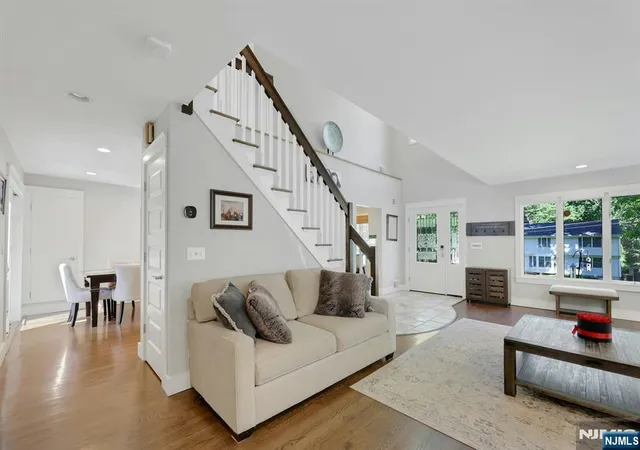 5th image of 962 Pines Ter, Franklin Lakes, NJ 07417 | MLS# 26012944