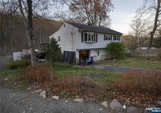 Homes for sale in Ringwood, NJ | 168 Art St, Ringwood, NJ 07456 | MLS# 26013002