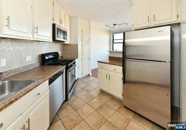 5th image of 7004 Boulevard East #31A, Guttenberg, NJ 07093 | MLS# 26013029