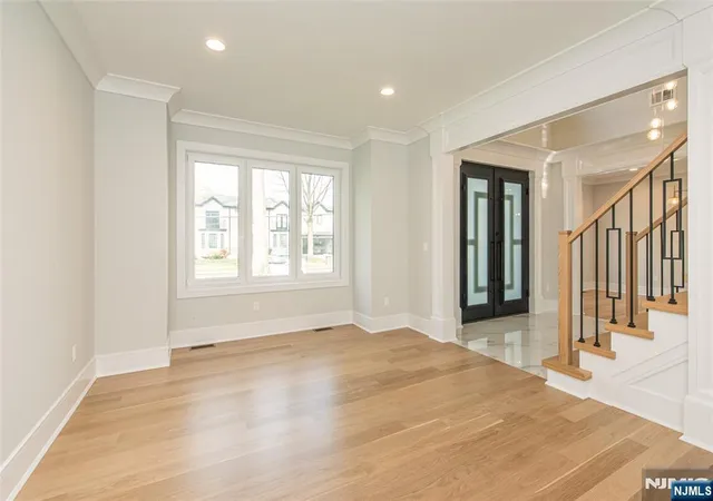 Homes for sale in Paramus, NJ | 722 Erie Rd, Paramus, NJ 07652 | MLS# 26013033