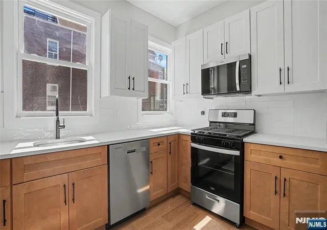 3rd image of 158 15Th St, East Orange, NJ 07017 | MLS# 26013104