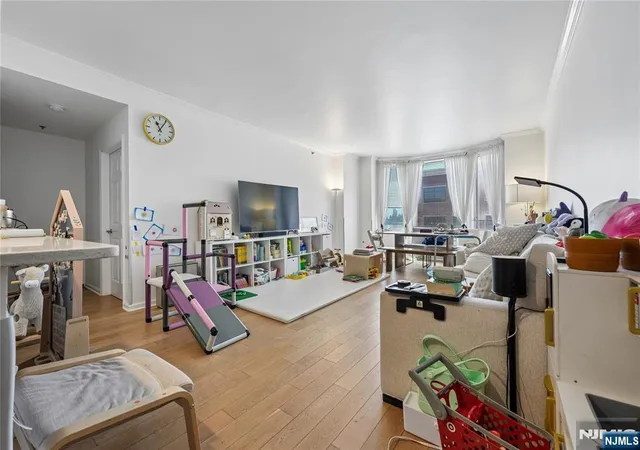 3rd image of 2301 City Pl, Edgewater, NJ 07020 | MLS# 26013166