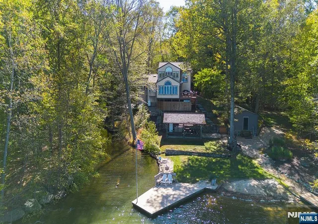 2nd image of 70 Harrison Ln, Bloomingdale, NJ 07403 | MLS# 26013182